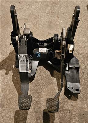 Opel Astra J Pedálsor  13366759