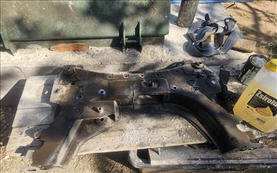 Renault Scénic II Első Bölcső 