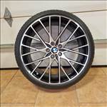 20" újszerű (BMW) gyári alufelni, rajta 225/35 és 255/30 használt Pirelli PZERO nyári gumi