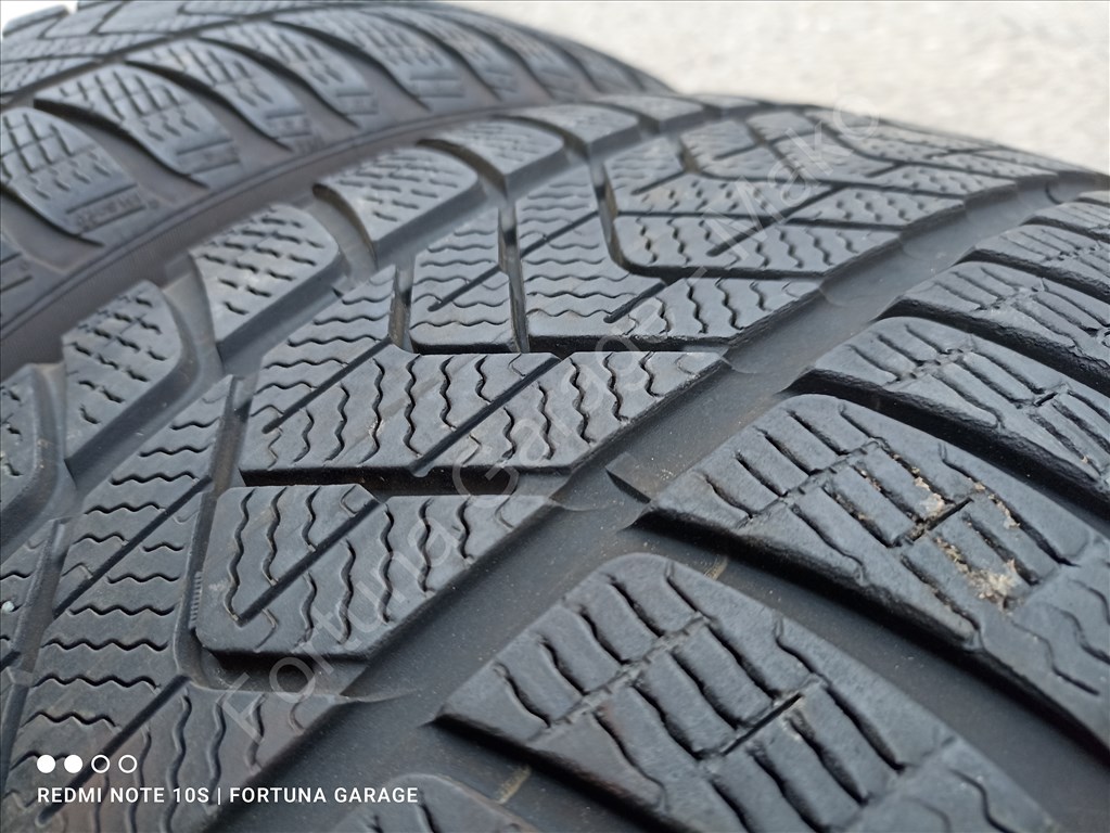 225/60 R17" Pirelli használt téli gumik 2. kép