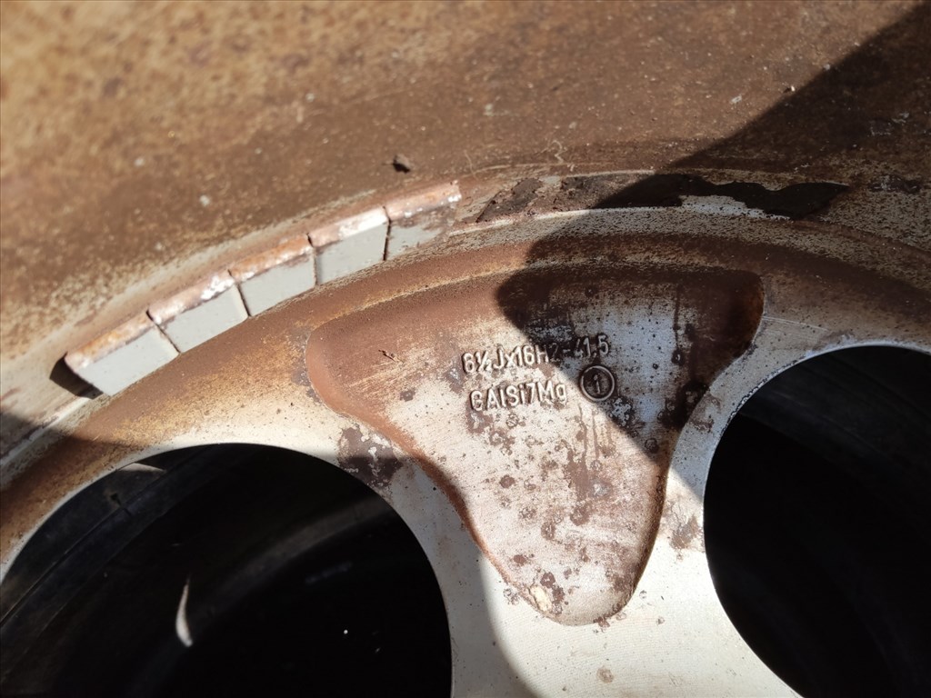 186691 Alfa Romeo 147, 156, Gt 16"-os alufelni (1db) a képen látható állapotban 60658218 3. kép