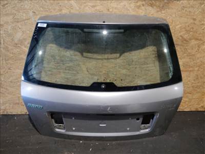 157552 Fiat Stilo 2001-2003 5 ajtós ezüst színű csomagtérajtó, a képen látható sérüléssel 46752505