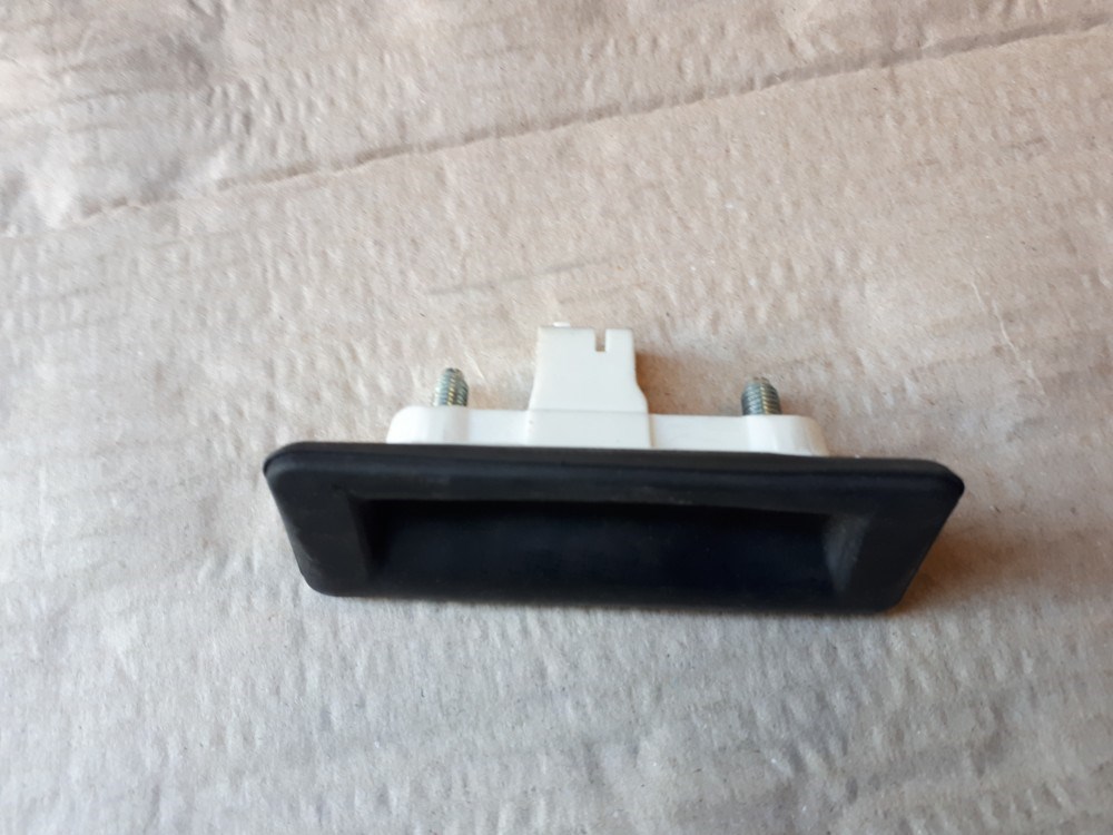 Skoda Superb II csomagtérajtó nyitó gomb 3T0827566C 1. kép