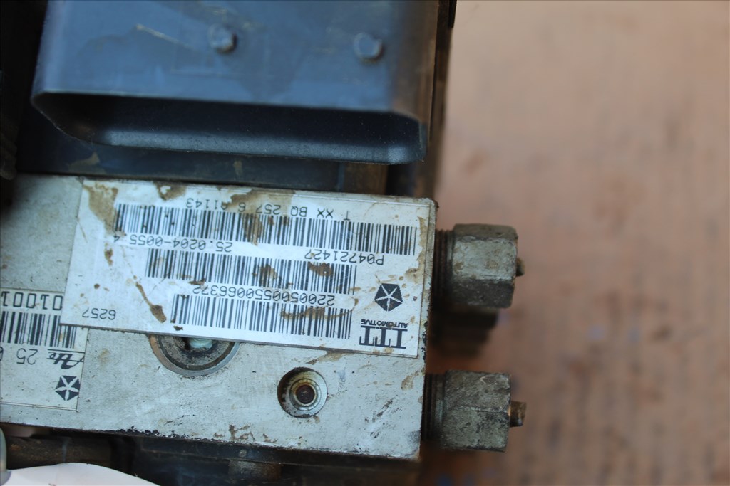 Chrysler Voyager 1997 2.5TD ABS kocka (38) p04721427 2. kép