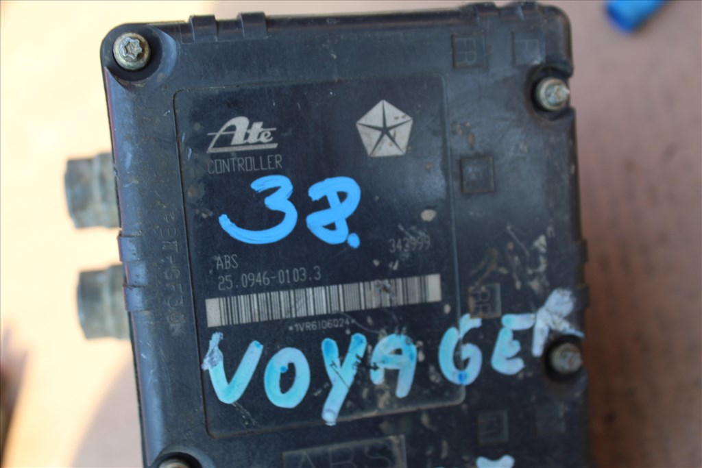 Chrysler Voyager 1997 2.5TD ABS kocka (38) p04721427 4. kép
