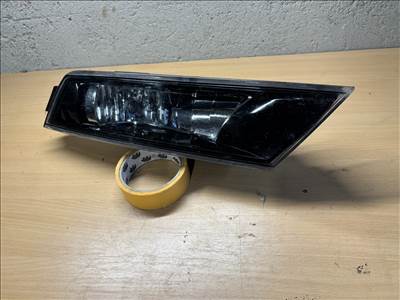 Skoda Superb III Jobb ködlámpa 3v0941700