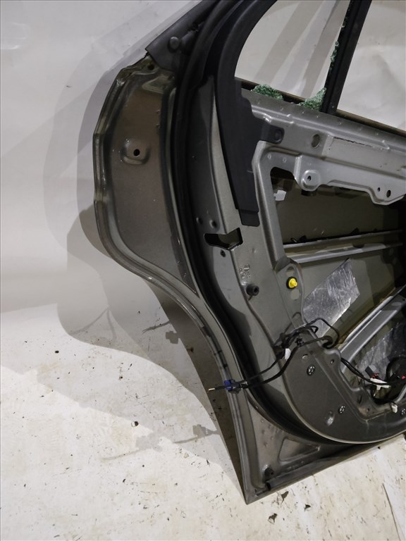 170997 Lancia Thema 2012-2014 grafit szürke színű bal hátsó ajtó 4. kép