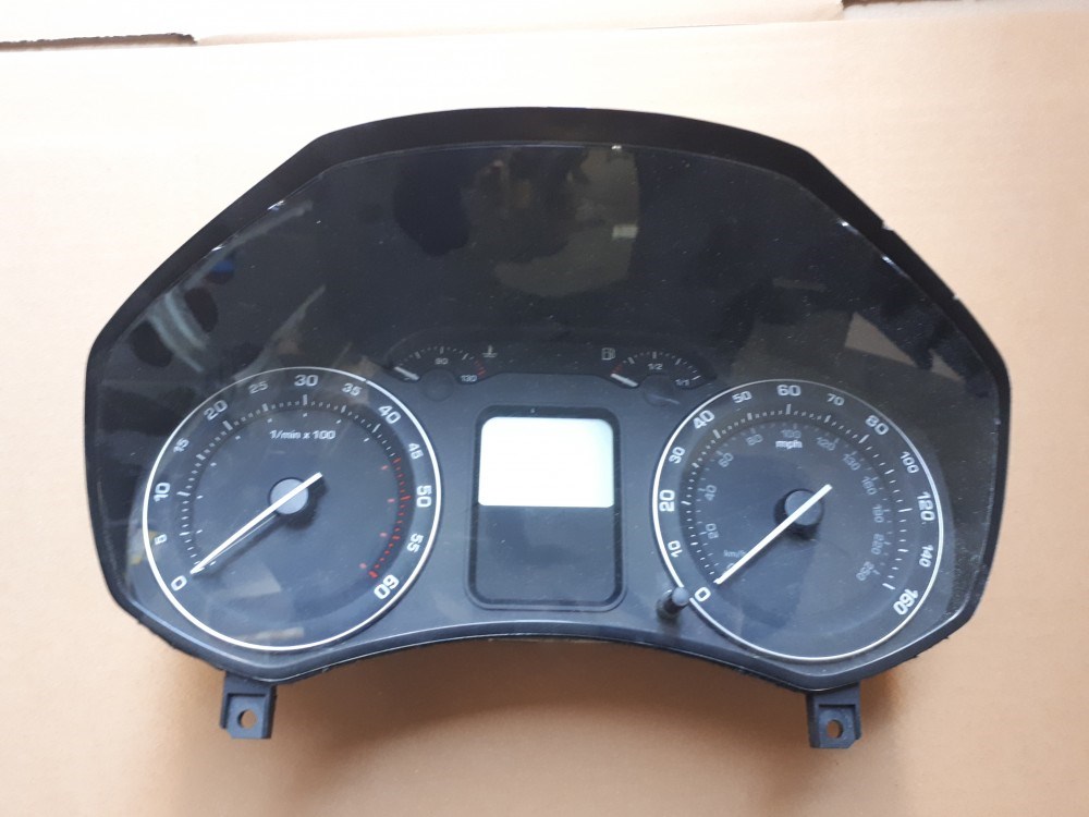 Skoda Octavia II Pdtdi óracsoport/angol/ O2_ORA 1. kép