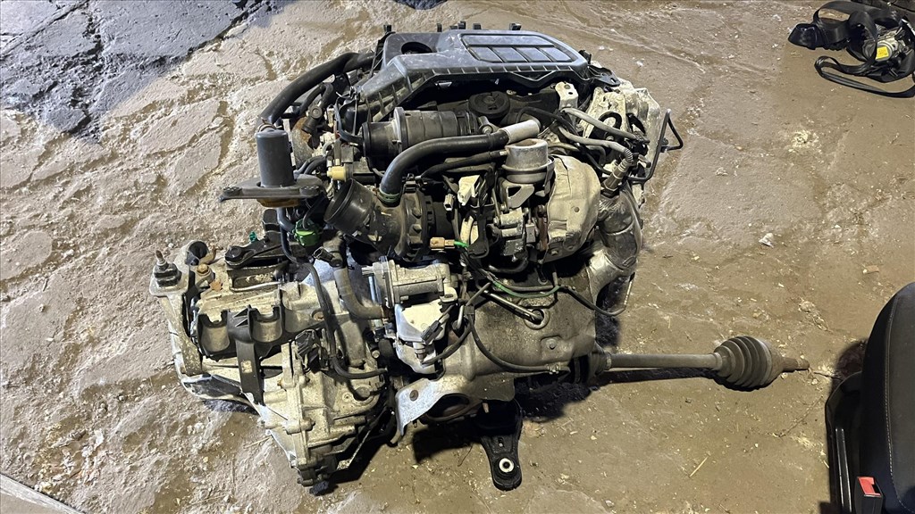 Renault Trafic III Bontott alkatrészek, váltó, motor, futómű, ajtók,  5. kép