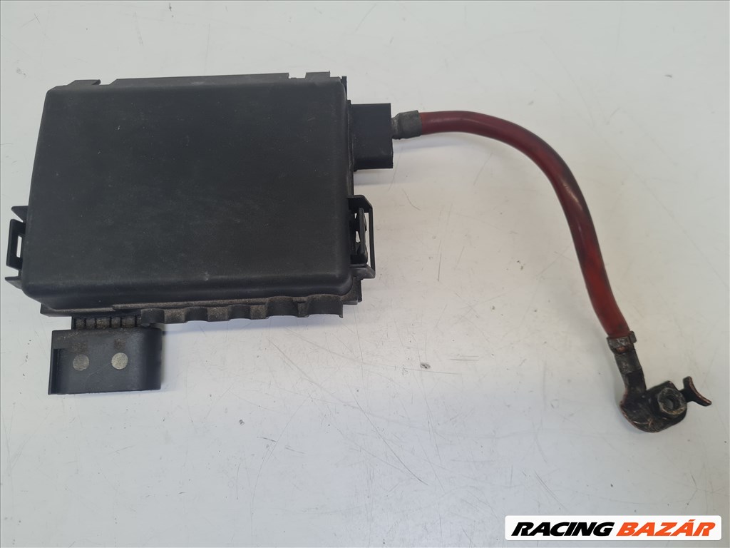 Volkswagen Golf IV biztosítéktábla motortér (19895) 1j0937550ab 1. kép