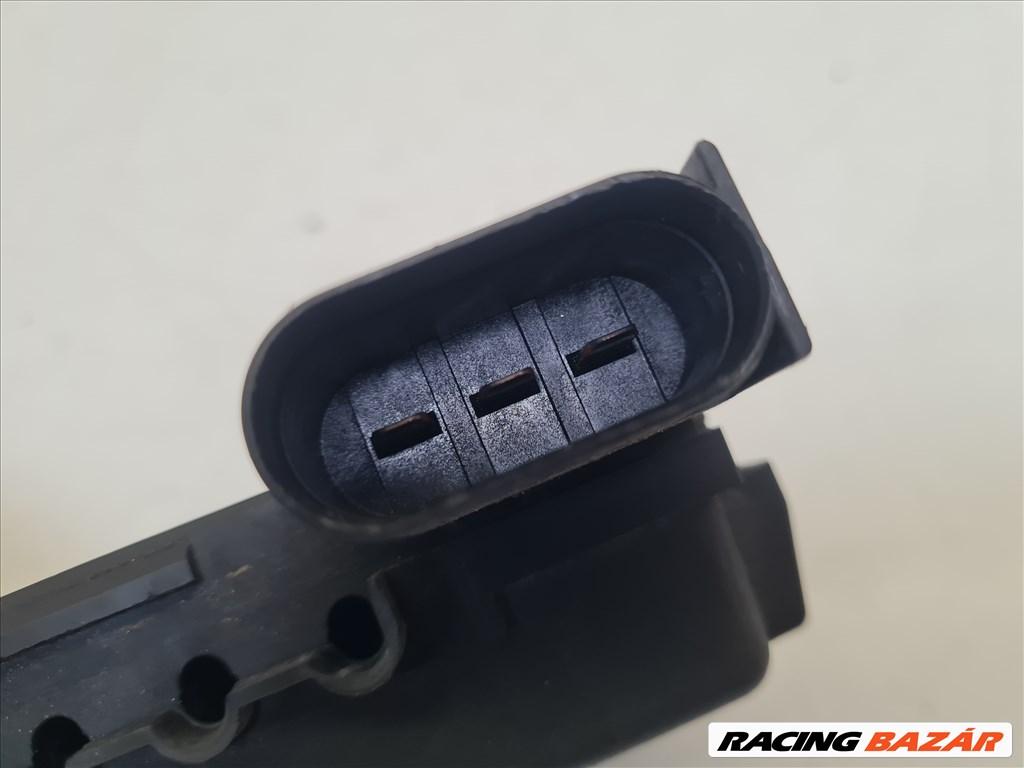 Volkswagen Golf IV biztosítéktábla motortér (19895) 1j0937550ab 7. kép