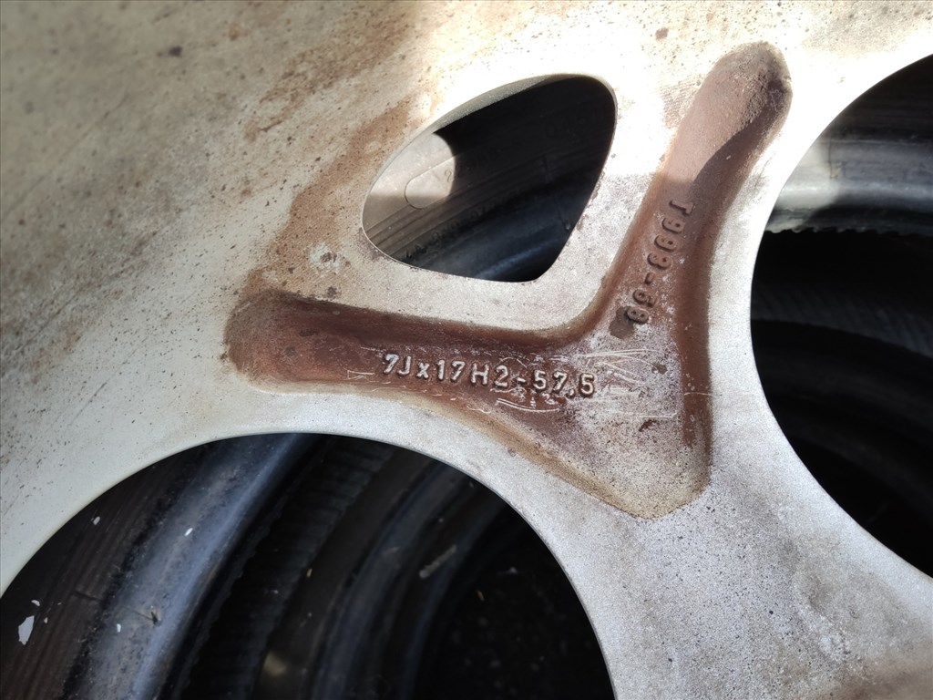 184574 Alfa Romeo 147, 156, Gt 17"-os alufelni (1db) a képen látható állapotban 50900615 3. kép