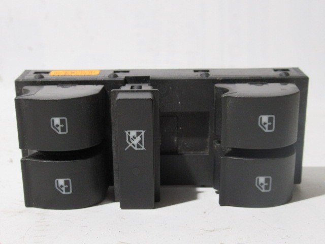 Lancia Delta, Fiat Bravo bal első ablakemelő kapcsoló 4x 1. kép