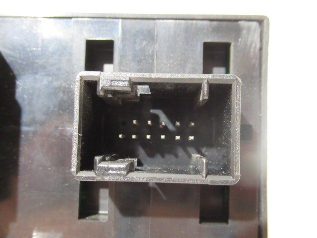 Lancia Delta, Fiat Bravo bal első ablakemelő kapcsoló 4x 3. kép