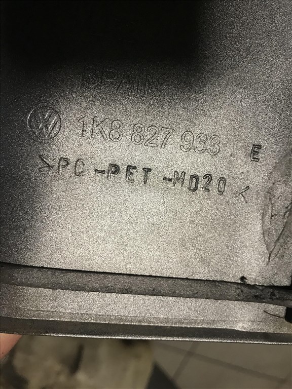 Volkswagen Scirocco III hátsó szárny  1k8827933e 3. kép