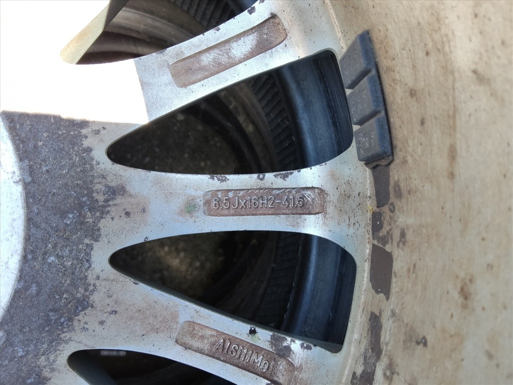 184628 Alfa Romeo GT, 147, 156 16"-os alufelni (1db) a képen látható állapotban 60695999 2. kép