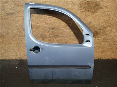 157544 Fiat Doblo 2000-2009 világoskék színű jobb első ajtó a képen látható sérüléssel 51847704