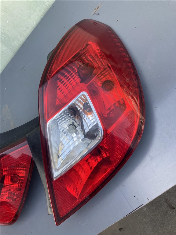 Opel Corsa D Corsa d hátsó lámpa  2. kép