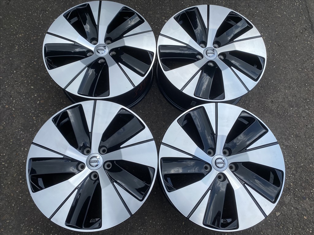 4db gyári 18" Volvo alufelni. (3884) 1. kép