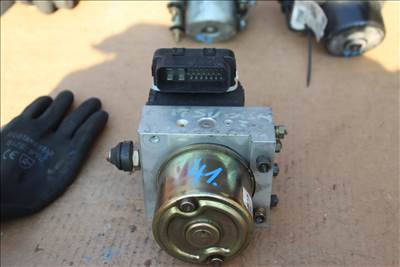 Mitsubishi Space Runner 1991 - 1998 2.0 ABS kocka (41) mr475991