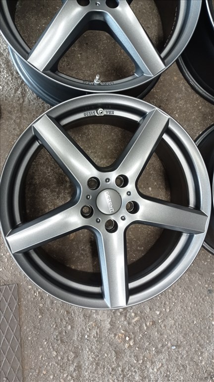  5x112 lyukosztású 8JJ 18" használt Dezent alufelni 2. kép