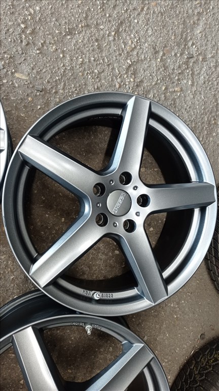  5x112 lyukosztású 8JJ 18" használt Dezent alufelni 4. kép