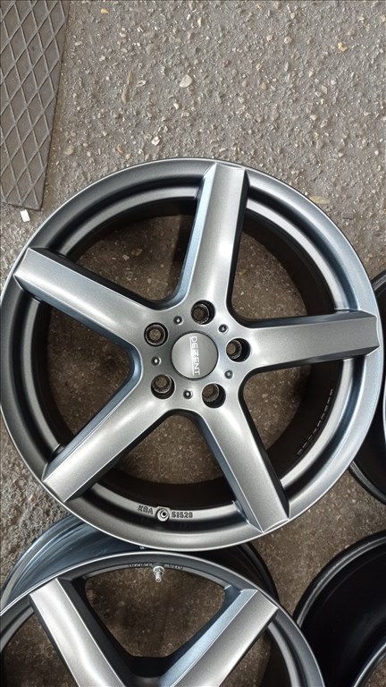  5x112 lyukosztású 8JJ 18" használt Dezent alufelni 5. kép
