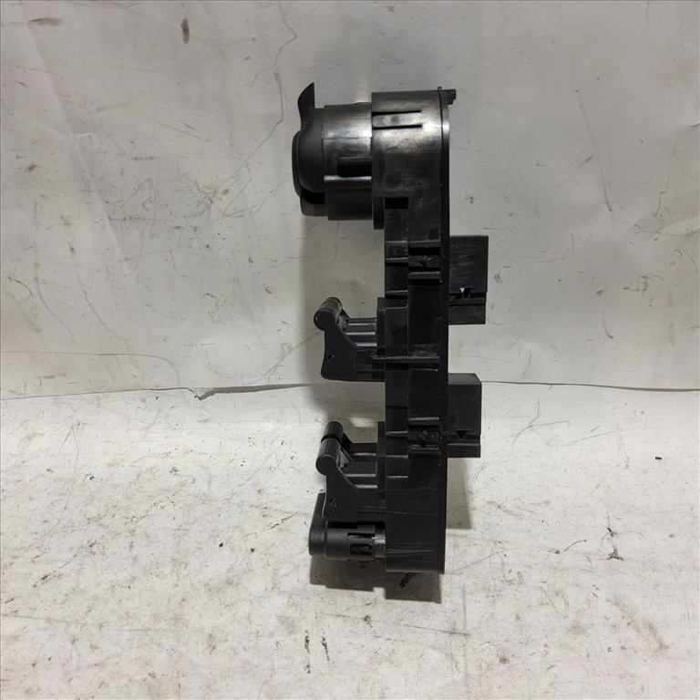 185903 Alfa Romeo Giulietta bal első ablakemelő kapcsoló 4 elektromos ablak 156106168 2. kép