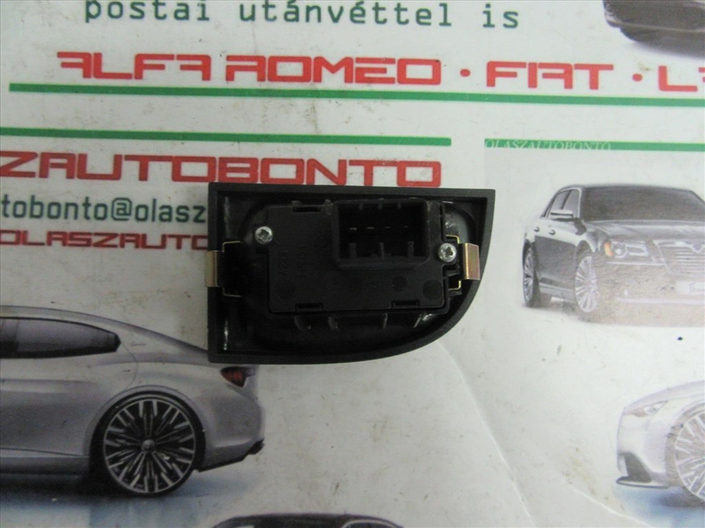 Lancia Thesis 156029337 számú, bal hátsó ablakemelő kapcsoló 3. kép