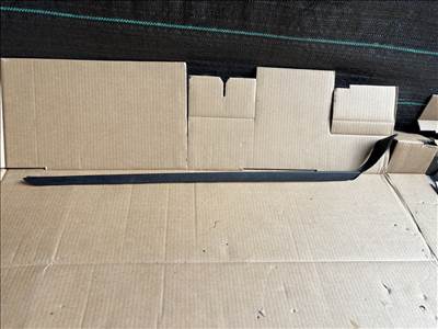 Hyundai Tucson (NX4) szélvédő díszléc jobb 86140-n7000