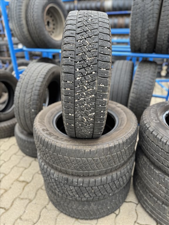 215/65 R16c Lassa Wintus 2 109/110R l DOT3223 l 9mm l 4db 1. kép