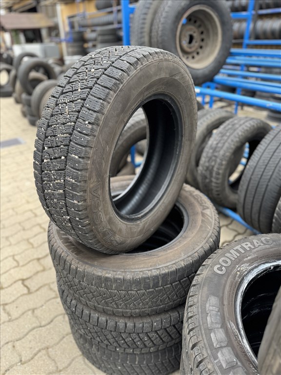 215/65 R16c Lassa Wintus 2 109/110R l DOT3223 l 9mm l 4db 2. kép