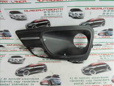 Fiat Linea FL bal első díszrács a képen látható sérüléssel