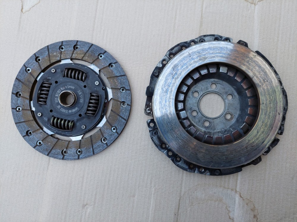 Skoda Octavia I 1,6 100 LE kuplung tárcsa+szerkezet 1. kép