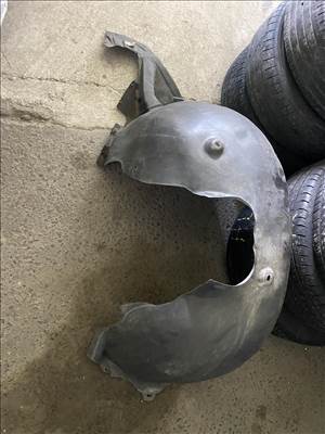 Skoda Octavia III 1.6 TDI Green tec Jobb elsö kerèkjárati műanyag dobbetèt