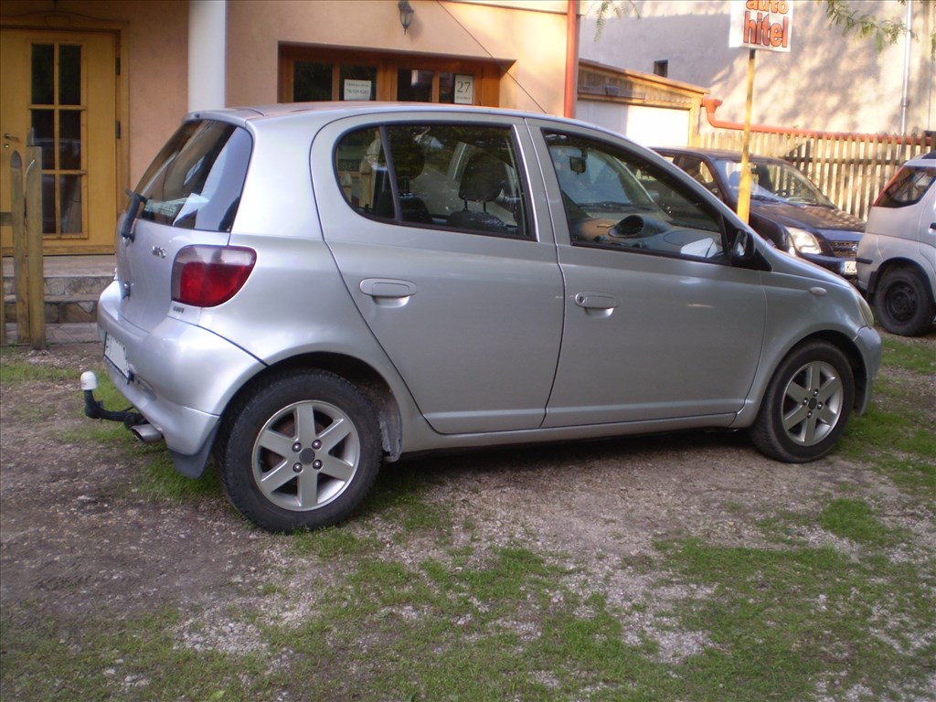 Eladó Toyota Yaris 1.0 Linea Sol ABS Klíma Legfelszereltebb modell MAGYARORSZÁGI 4. kép