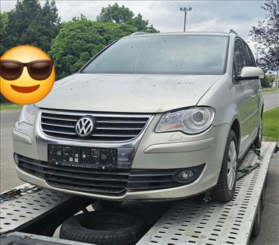 Volkswagen Touran I (Typ 1T) bontott alkatrészei