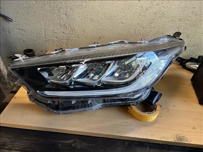 Toyota Yaris (XP210) Bal első lámpa 81150-k0081