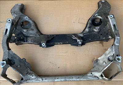 BMW 1-es sorozat, BMW 3-as sorozat, BMW X1, BMW X3 első bölcső  6785639