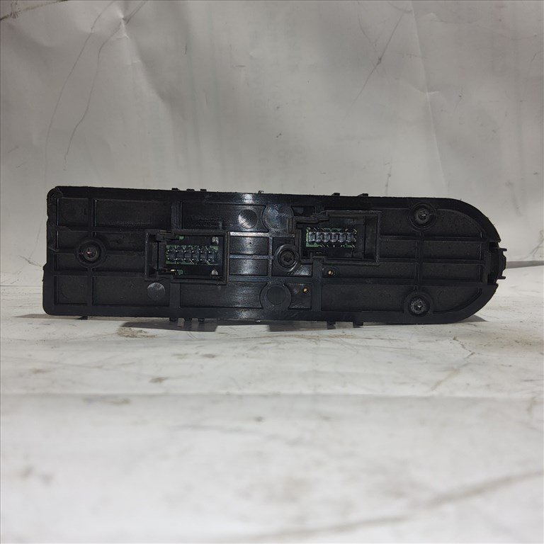 Alfa Romeo Giulietta 2010-2020  bal első ablakemelő kapcsoló, két elektromos ablakemelős kivitel 156106391 3. kép