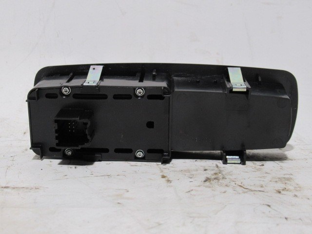 Lancia Thema jobb első ablakemelő kapcsoló K56046822AC 4. kép