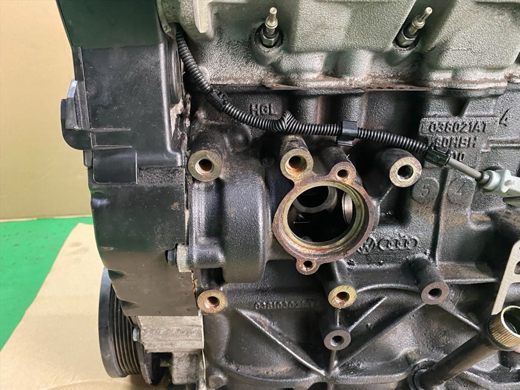  VW CADDY Motor (Fűzött blokk hengerfejjel) 2. kép