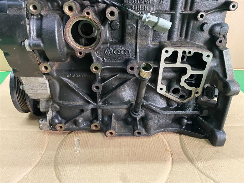  VW CADDY Motor (Fűzött blokk hengerfejjel) 3. kép