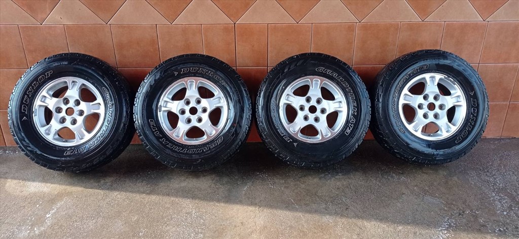 MITSUBISHI PAJERO 16" ALUFELNI 6X139,7 NÈGYÈVSZAKOS 265/70R16 GUMIVAL OLCSÒN!!!! 1. kép