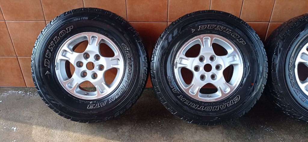 MITSUBISHI PAJERO 16" ALUFELNI 6X139,7 NÈGYÈVSZAKOS 265/70R16 GUMIVAL OLCSÒN!!!! 2. kép