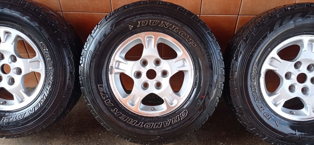 MITSUBISHI PAJERO 16" ALUFELNI 6X139,7 NÈGYÈVSZAKOS 265/70R16 GUMIVAL OLCSÒN!!!! 4. kép