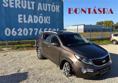 Bontásra: Kia Sportage SL 2.0 dies. CRDi EX Limited 4x4 Automata 2015 alkatrészei Motorkód: R84U u5ypc813del525924