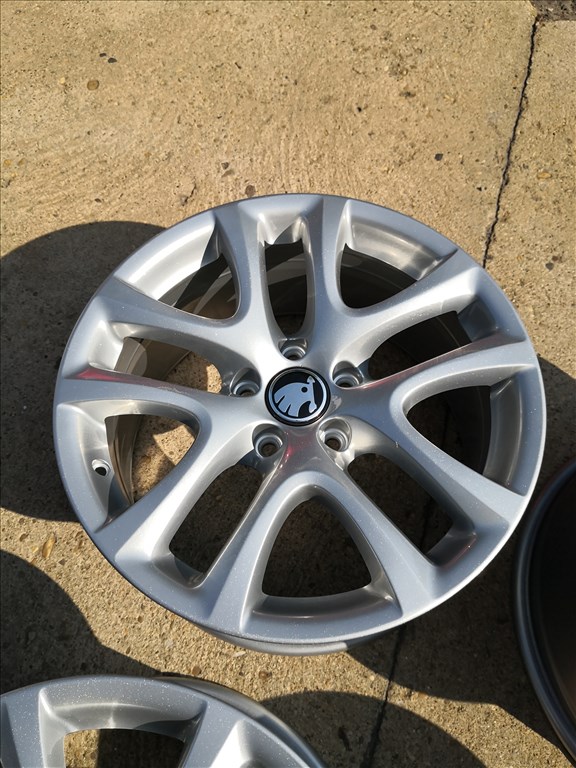 5x112 17 Skoda színterezett alufelni 155000ft a 4db/57/ 1. kép
