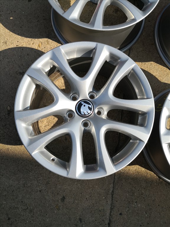 5x112 17 Skoda színterezett alufelni 155000ft a 4db/57/ 3. kép