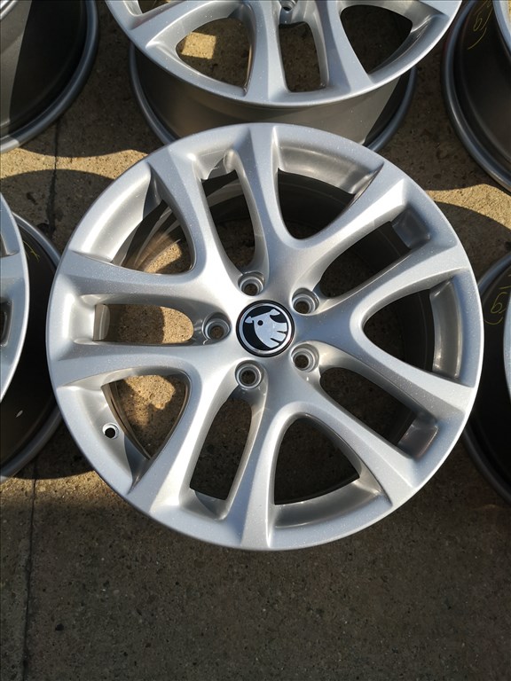 5x112 17 Skoda színterezett alufelni 155000ft a 4db/57/ 4. kép